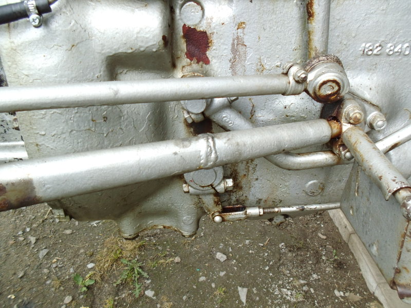 25037097ex.jpg