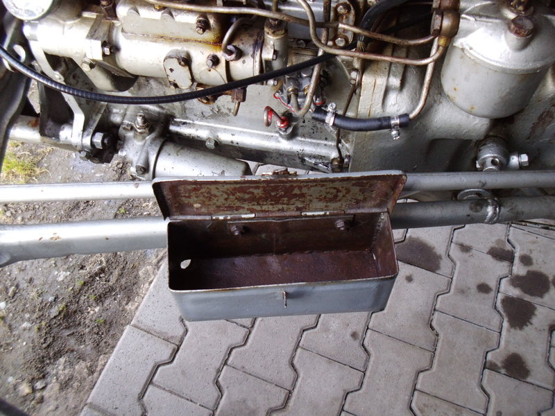 25037094jz.jpg